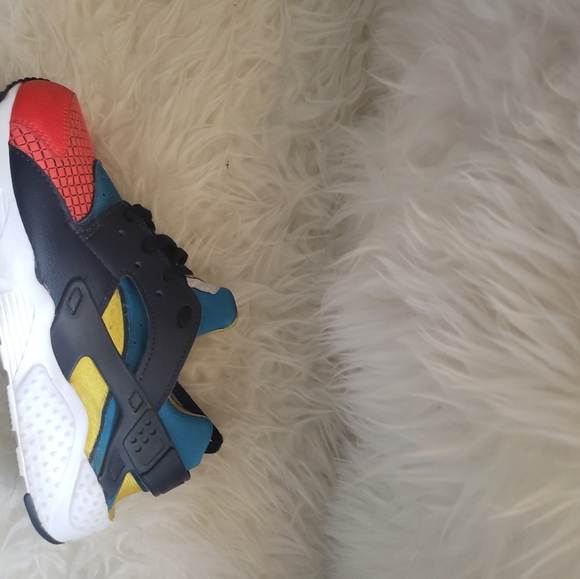 Nike kids shoes - Picture 3 of 6